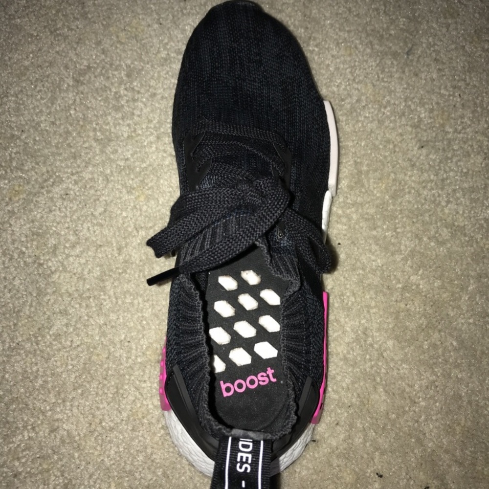 Women’s Addidas NMD R1 - Picture 4 of 5